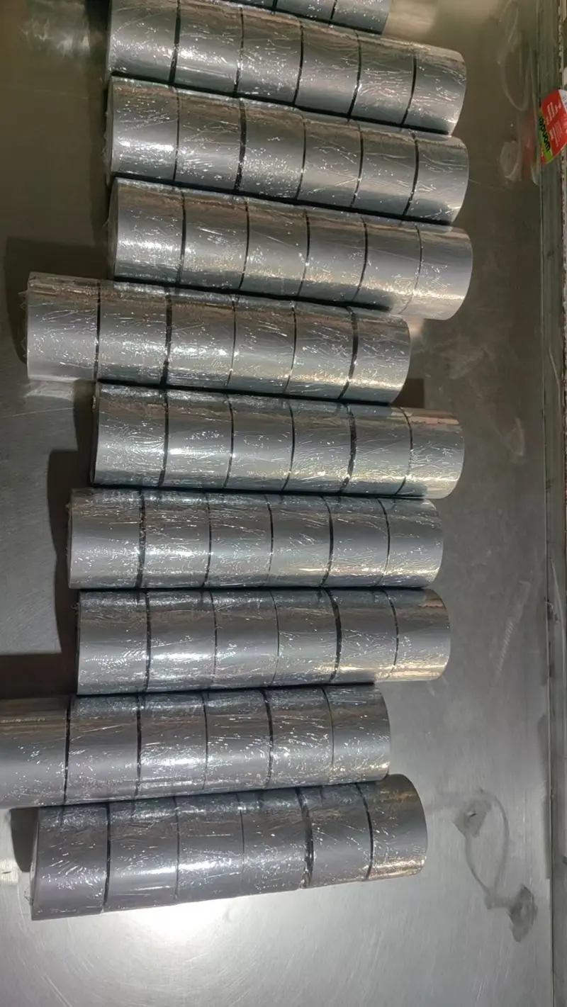 Różnica między klejem na bazie wody, klejem na bazie oleju i klejem topliwym