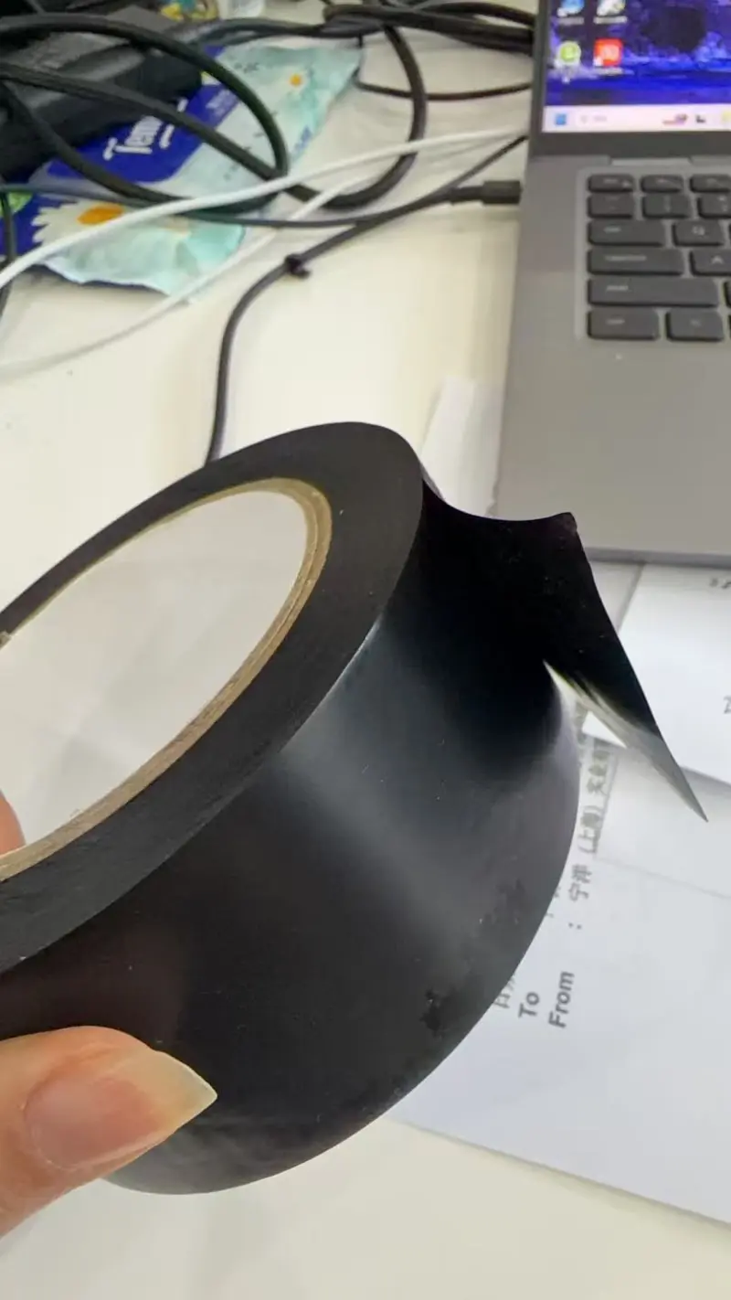 Czy taśma materiałowa i „klej do tkanin” to ten sam produkt?